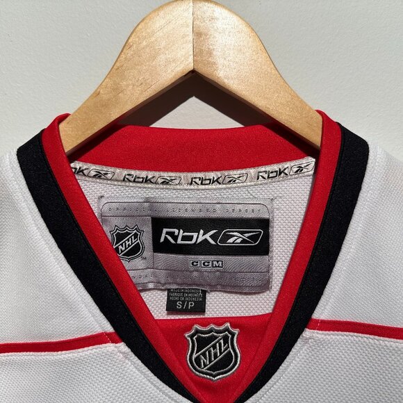 Reebok NHL Men's Small Carolina Hurricanes Hockey Players Jersey - Picture 5 of 6